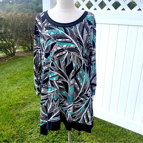 JM Collection Geo Statement Asymmetrical Plus Size Top - Picture 7 of 16